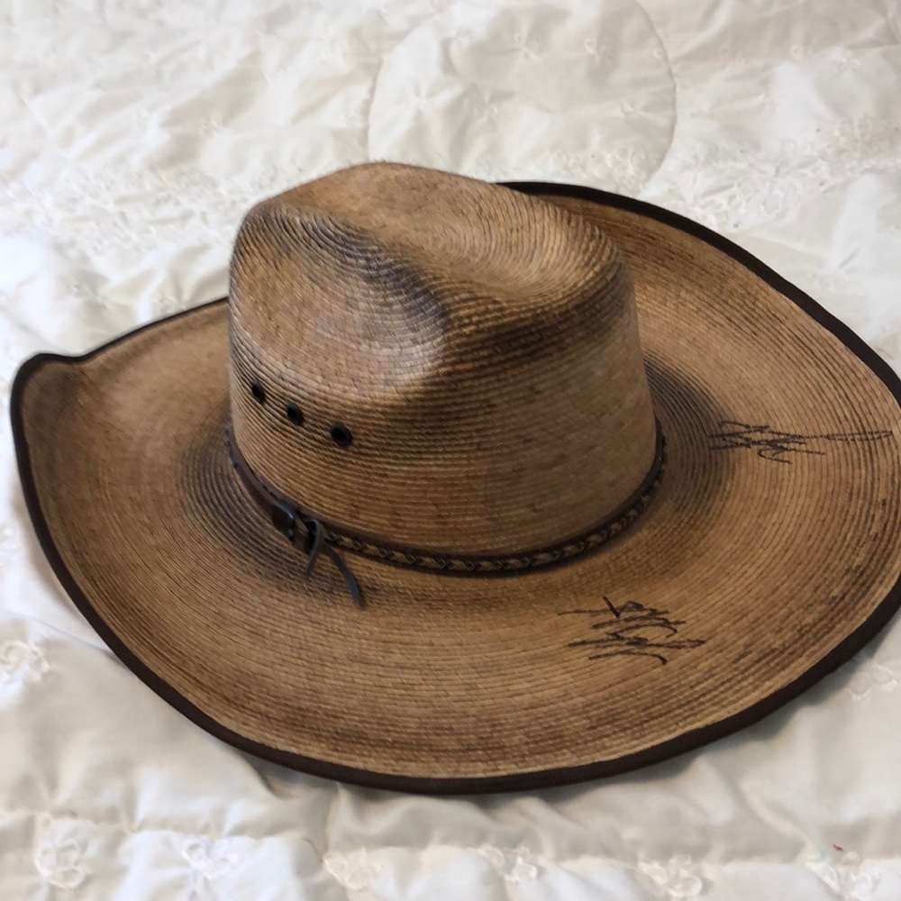 LONE STAR COWBOY HAT SIGNED